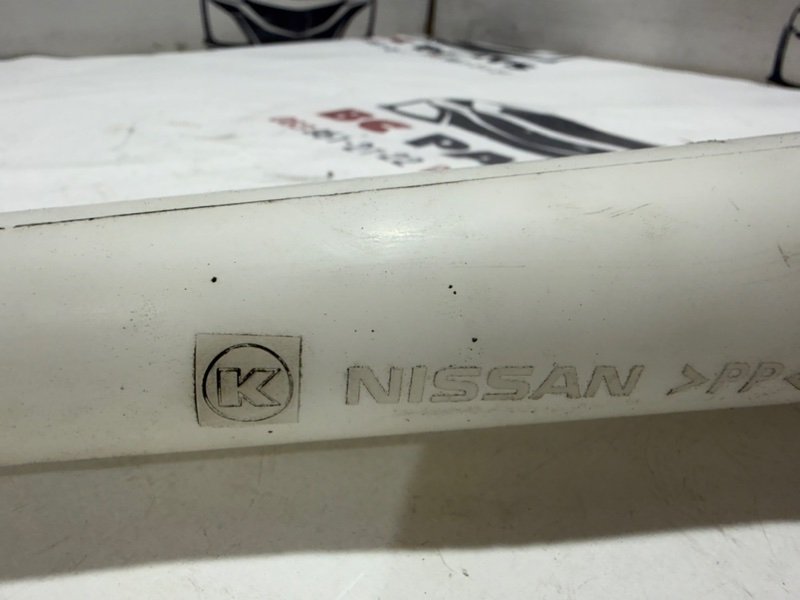 Горловина бачка стеклоомывателя Rogue 2021 T33 2.5