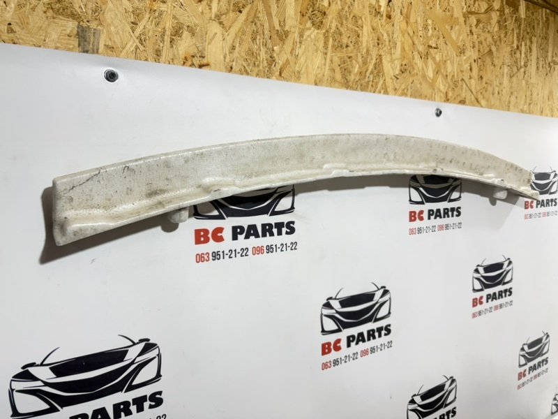 Абсорбер бампера передний Nissan Rogue T33 2.5 Абсорбер бампера передний Nissan Rogue T33 2.5