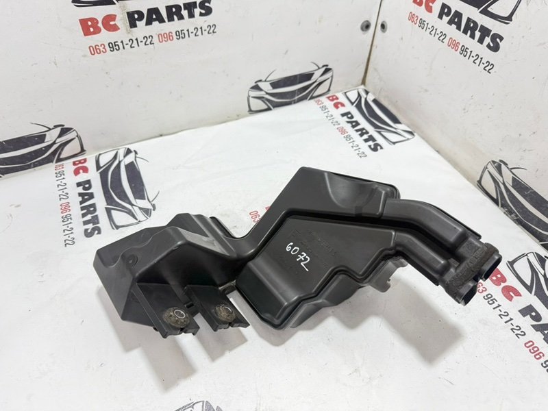 Запчасть резонатор воздушного фильтра Nissan Rogue 2021 T33 2.5 16585-6RA0C Б/У Резонатор воздушного фильтра Nissan Rogue 2021 T33 2.5 16585-6RA0C Б/У