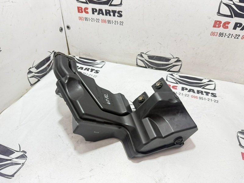 Резонатор воздушного фильтра Nissan Rogue T33 2.5 Резонатор воздушного фильтра Nissan Rogue T33 2.5