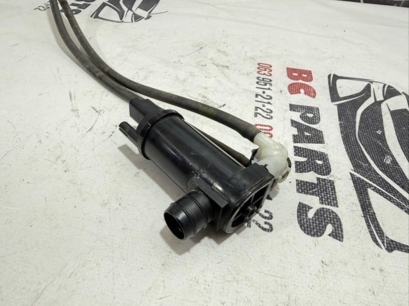 Насос омывателя Nissan Rogue T33 2.5 Насос омывателя Nissan Rogue T33 2.5