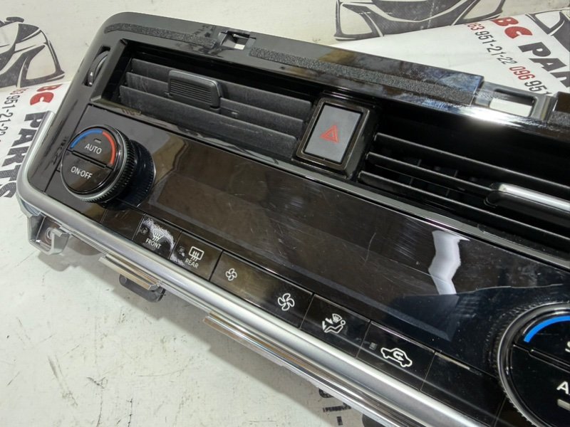 Блок управления климат-контролем Rogue 2021 T33 2.5 Блок управления климат-контролем Rogue 2021 T33 2.5