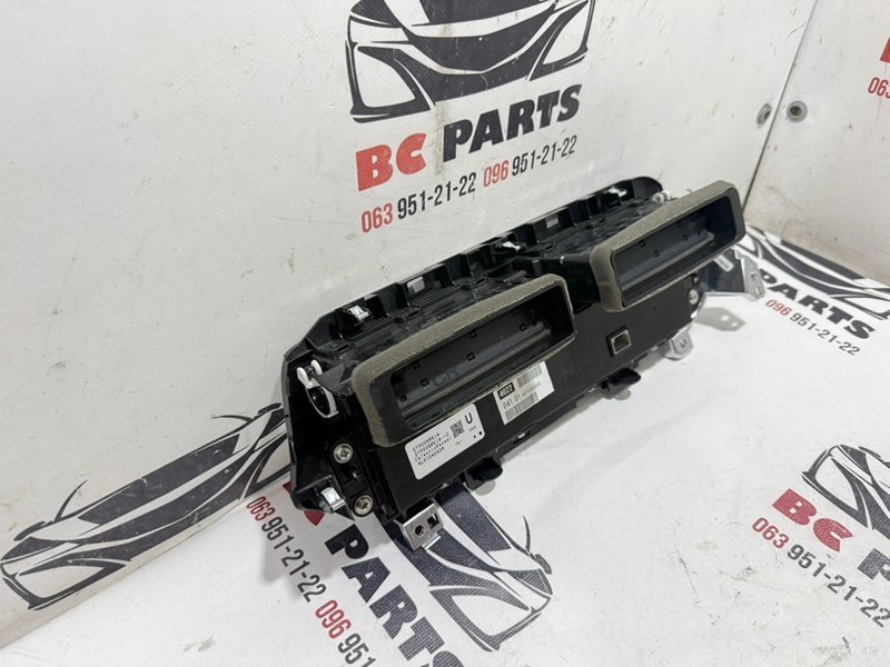 Блок управления климат-контролем Rogue 2021 T33 2.5 Блок управления климат-контролем Rogue 2021 T33 2.5