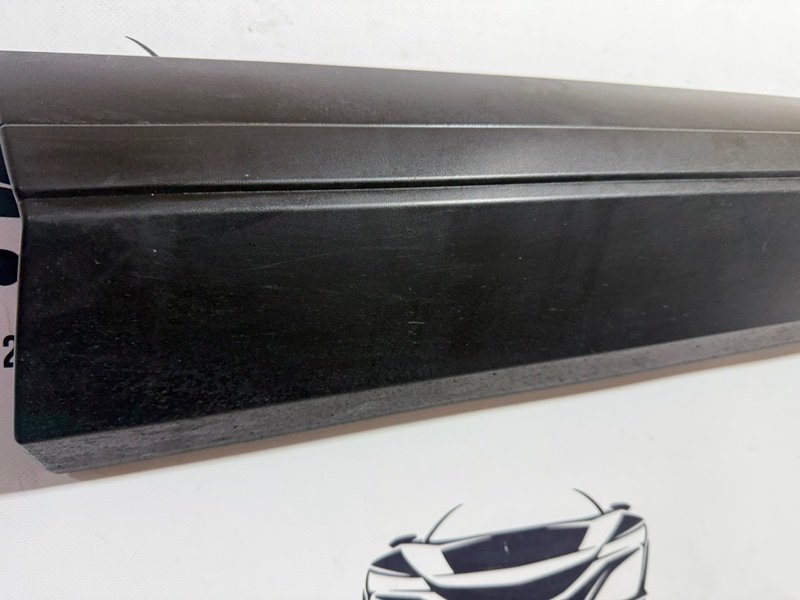 Накладка двери передняя правая Nissan Rogue T33 2.5 Накладка двери передняя правая Nissan Rogue T33 2.5