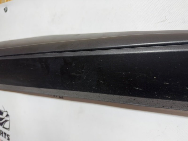 Накладка двери передняя правая Rogue 2021 T33 2.5 Накладка двери передняя правая Rogue 2021 T33 2.5