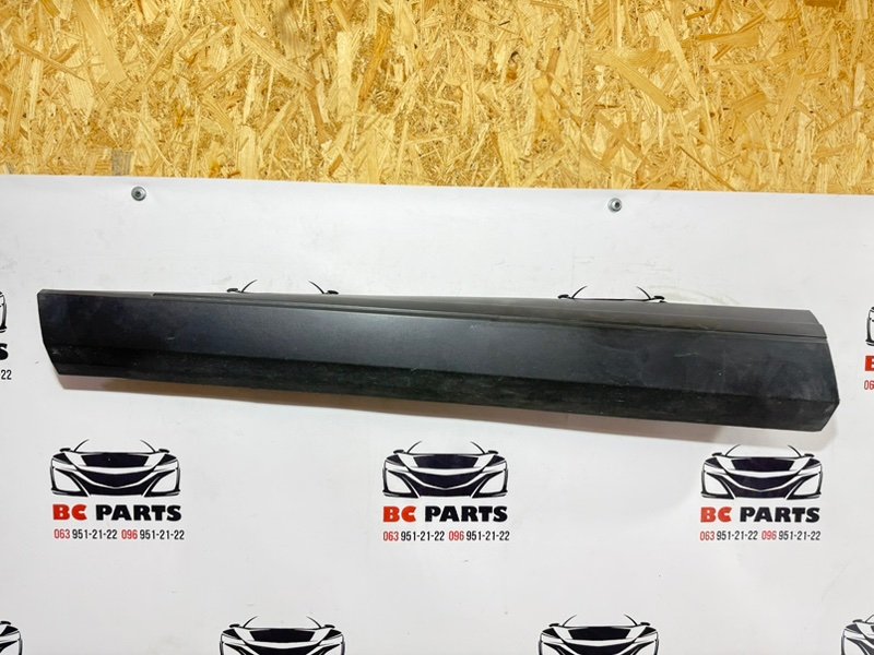 Запчасть накладка двери передняя левая Nissan Rogue 2021 T33 2.5 80871-6RA0A Б/У Накладка двери передняя левая Nissan Rogue 2021 T33 2.5 80871-6RA0A Б/У