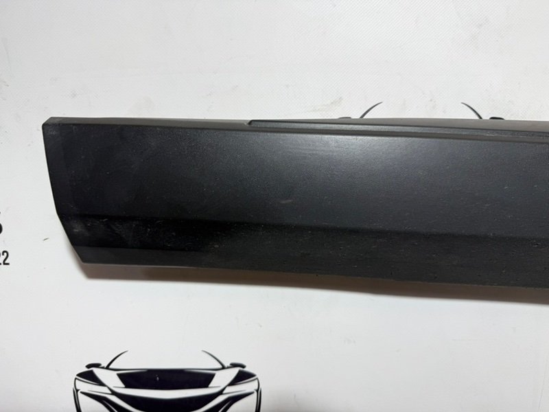 Накладка двери передняя левая Rogue 2021 T33 2.5 Накладка двери передняя левая Rogue 2021 T33 2.5