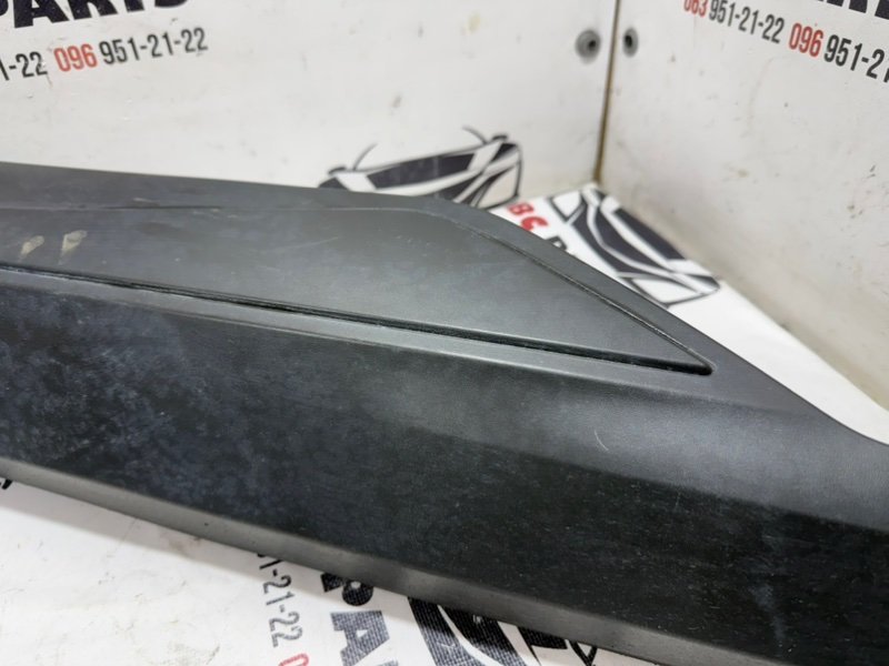 Накладка двери задняя левая Rogue 2021 T33 2.5 Накладка двери задняя левая Rogue 2021 T33 2.5