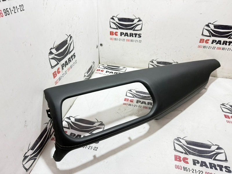 Накладка торпедо правая Rogue 2021 T33 2.5 Накладка торпедо правая Rogue 2021 T33 2.5