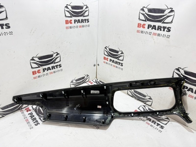 Накладка торпедо правая Rogue 2021 T33 2.5 Накладка торпедо правая Rogue 2021 T33 2.5