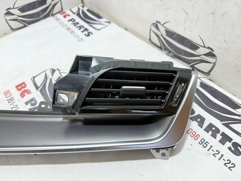 Воздуховод салона правый Nissan Rogue T33 2.5