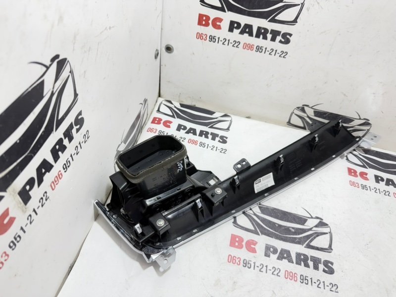 Воздуховод салона правый Rogue 2021 T33 2.5