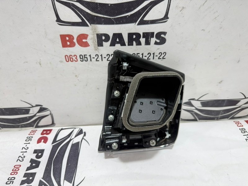 Воздуховод салона левый Rogue 2021 T33 2.5