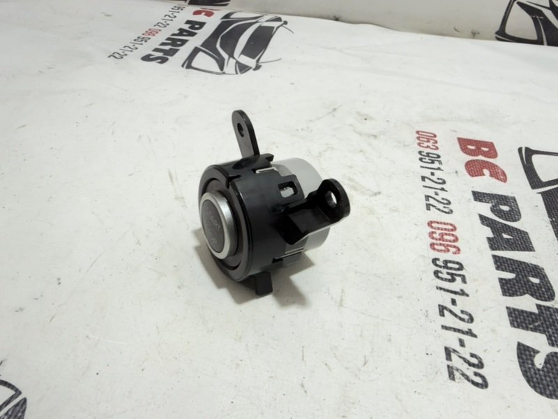 Кнопка старт-стоп Nissan Rogue T33 2.5 Кнопка старт-стоп Nissan Rogue T33 2.5