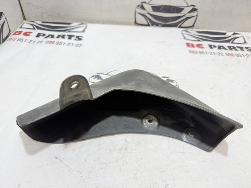 Брызговик задний левый Rogue 2021 T33 2.5