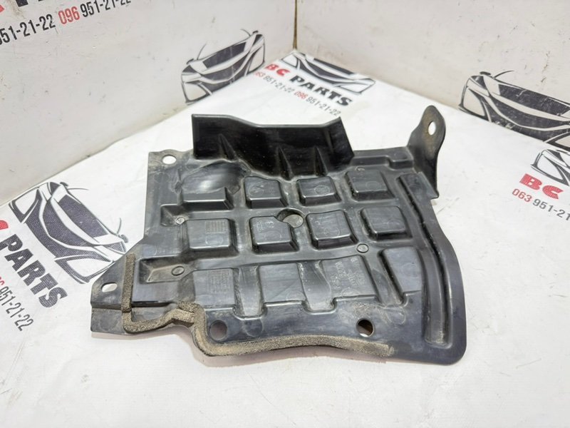 Запчасть защита двигателя правая Nissan Rogue 2021 T33 2.5 648386ra0a Б/У Защита двигателя правая Nissan Rogue 2021 T33 2.5 648386ra0a Б/У