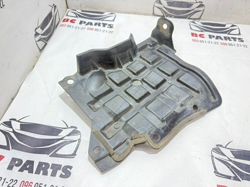 Защита двигателя правая Rogue 2021 T33 2.5 Защита двигателя правая Rogue 2021 T33 2.5