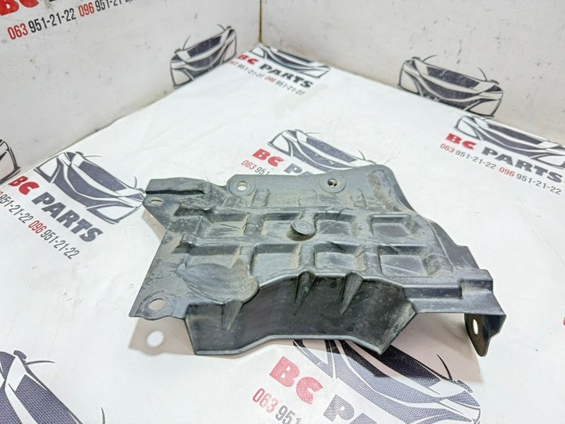 Защита двигателя правая Rogue 2021 T33 2.5 Защита двигателя правая Rogue 2021 T33 2.5