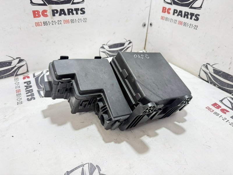 Корпус блока предохранителей Rogue 2017 T32 QR25 2.5