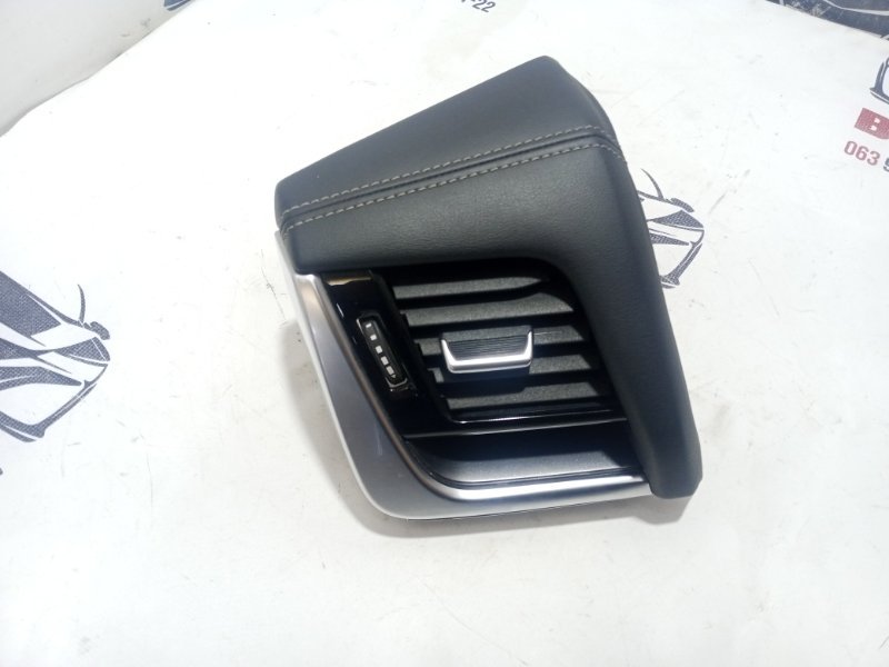 Запчасть воздуховод салона левый Nissan Rogue 2021 T33 2.5 68210-6RB0A Б/У Воздуховод салона левый Nissan Rogue 2021 T33 2.5 68210-6RB0A Б/У