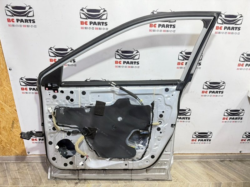 Дверь боковая передняя правая Rogue 2021 T33 2.5 Дверь боковая передняя правая Rogue 2021 T33 2.5