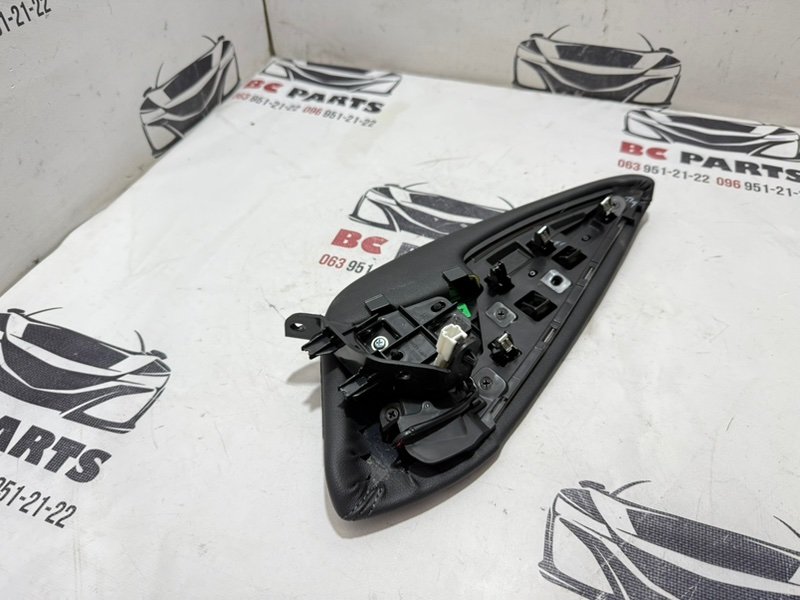 Накладка торпедо правая qashqai 2016-2022 J11 Накладка торпедо правая qashqai 2016-2022 J11