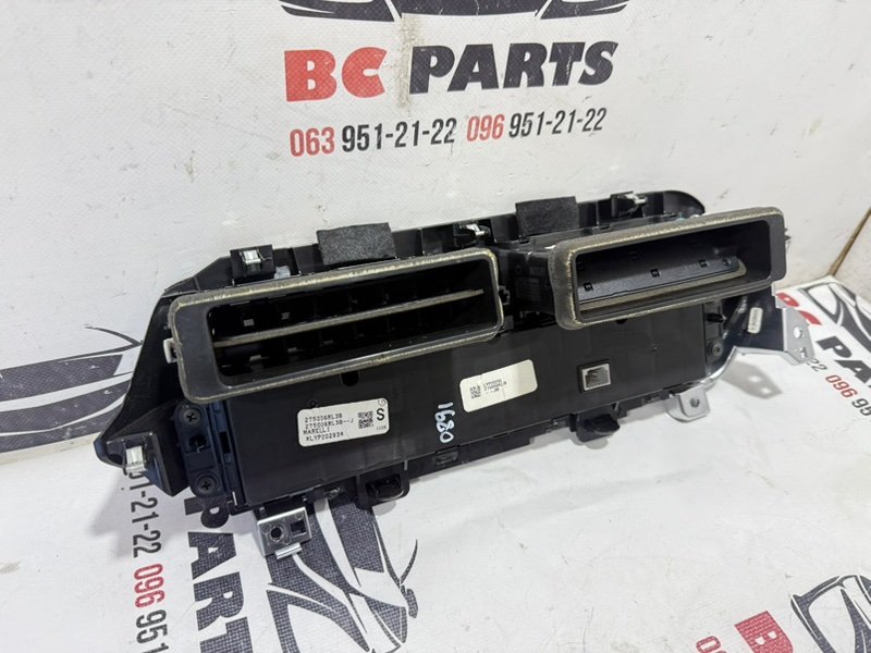 Блок управления климат-контролем Rogue 2021 T33 2.5