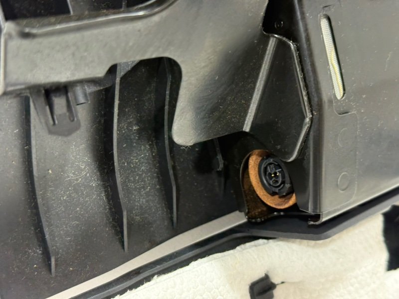 Подушка безопасности в колени правая Rogue 2021 T33 2.5 Подушка безопасности в колени правая Rogue 2021 T33 2.5