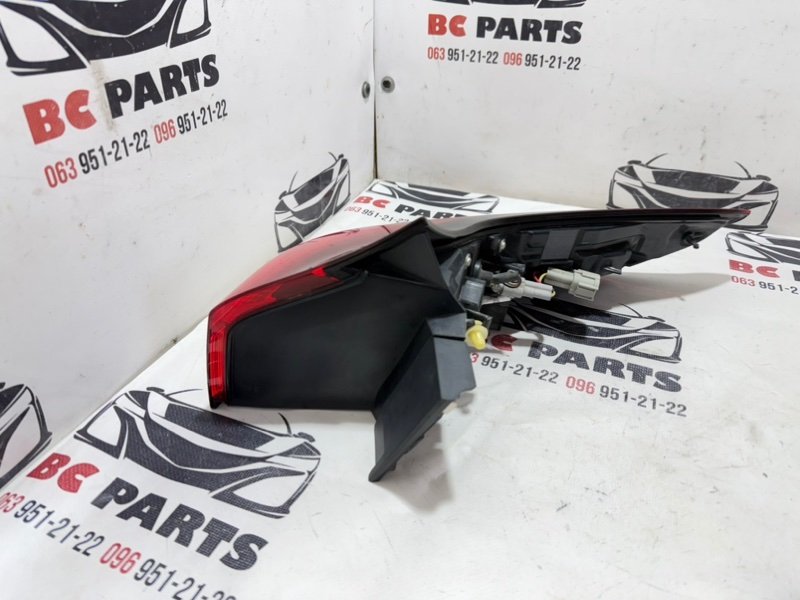 Фонарь наружный (в крыло) задний левый Rogue 2021 T33 2.5