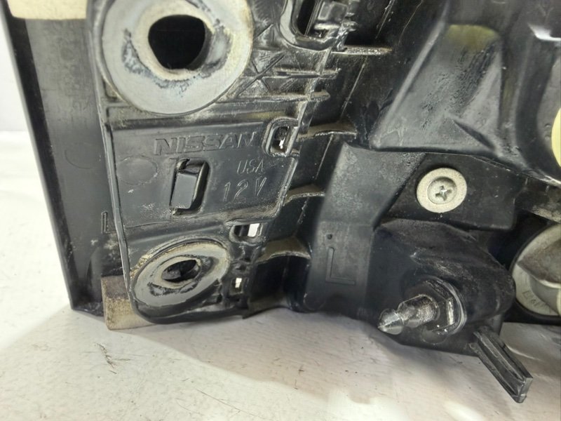 Фонарь наружный (в крыло) задний левый Rogue 2021 T33 2.5