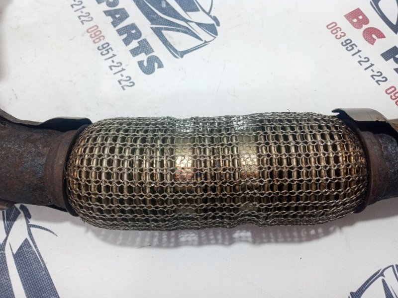 Приемная труба глушителя Nissan Rogue T32 QR25 2.5 Приемная труба глушителя Nissan Rogue T32 QR25 2.5