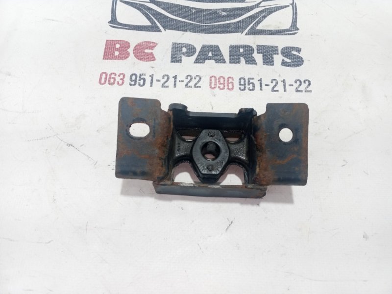 Подушка глушителя передняя Rogue 2017 T32 QR25 2.5 Подушка глушителя передняя Rogue 2017 T32 QR25 2.5