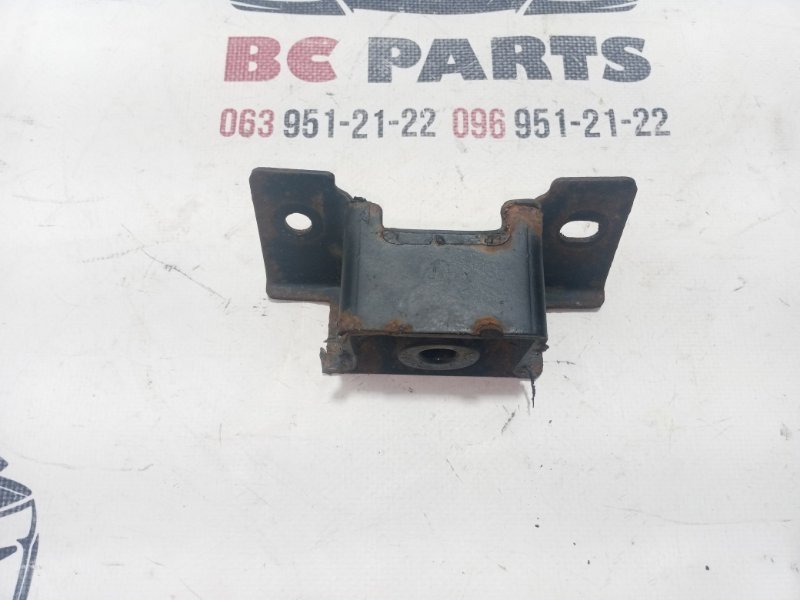 Подушка глушителя передняя Nissan Rogue T32 QR25 2.5 Подушка глушителя передняя Nissan Rogue T32 QR25 2.5