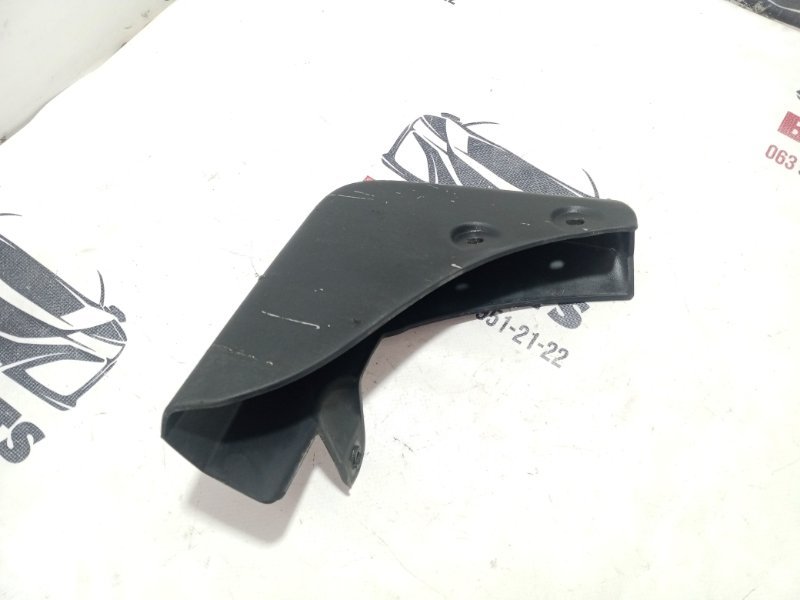 Брызговик задний правый Nissan Rogue T33 2.5