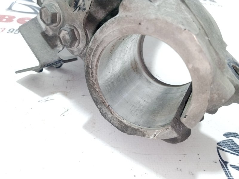 Кулак поворотный передний правый Rogue 2021 T33 2.5 Кулак поворотный передний правый Rogue 2021 T33 2.5