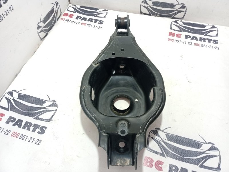 Рычаг подпружинный задний Rogue 2021 T33 2.5 Рычаг подпружинный задний Rogue 2021 T33 2.5