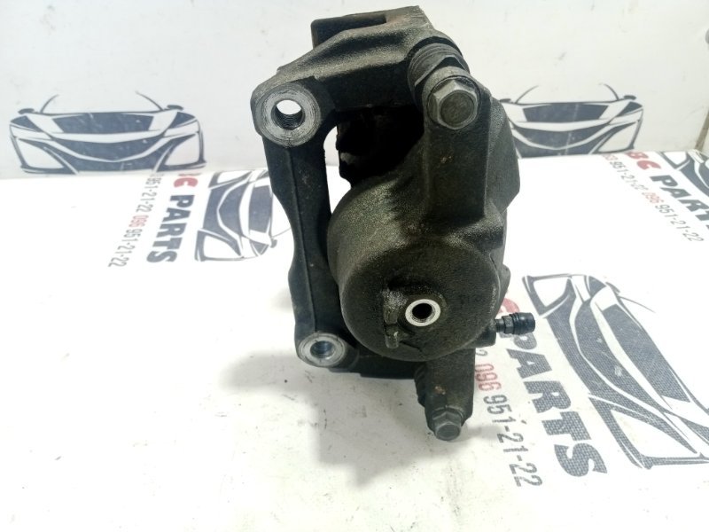 Суппорт тормозной передний правый Nissan Rogue T32 QR25 2.5