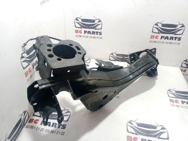 Рычаг подпружинный задний правый Rogue 2019 T32 QR25 2.5