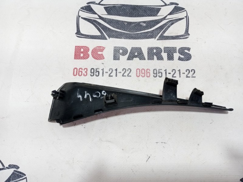 Уголок жабо правый Nissan Rogue T32 QR25 2.5