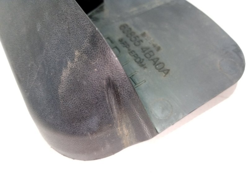 Брызговик передний левый Rogue 2019 T32 QR25 2.5