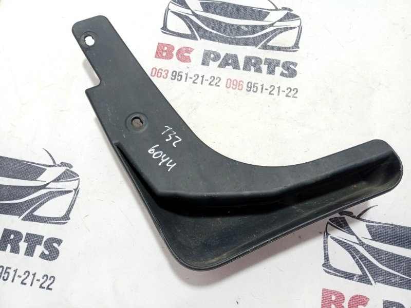 Брызговик задний правый Nissan Rogue T32 QR25 2.5