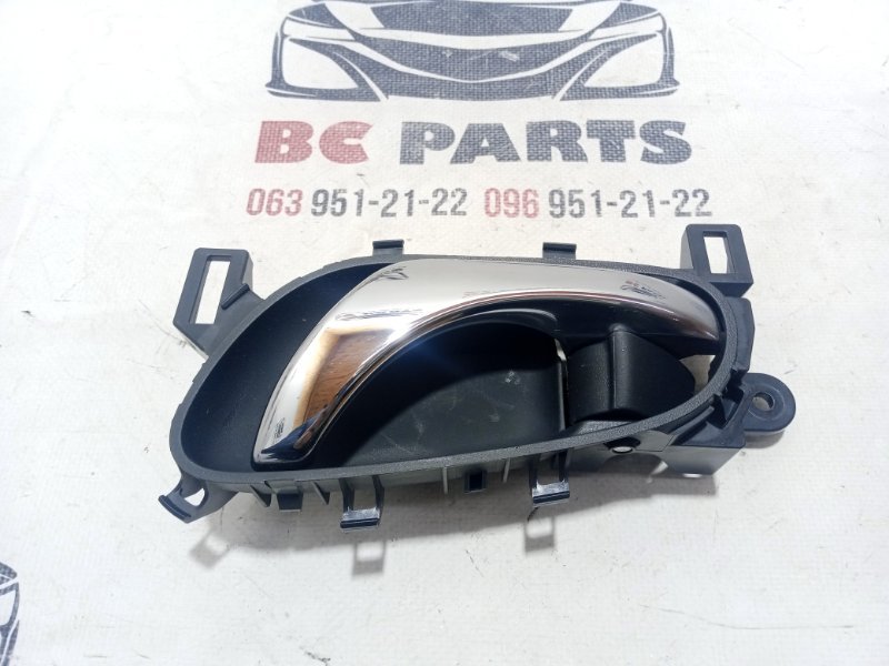 Ручка двери внутренняя левая Nissan Rogue T32 QR25 2.5 Ручка двери внутренняя левая Nissan Rogue T32 QR25 2.5