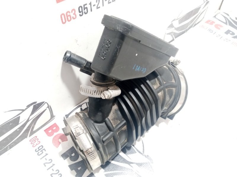 Патрубок воздушного фильтра Nissan Rogue T33 2.5