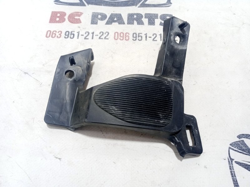 Заглушка ПТФ передняя правая Nissan Rogue 2020 T33 2.5 622566RA0B Б/У