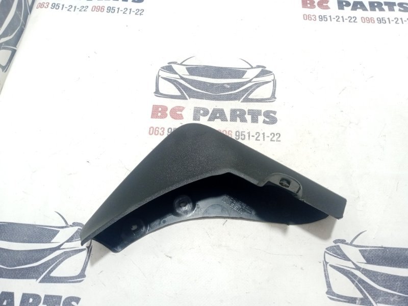 Брызговик задний правый Rogue 2020 T33 2.5