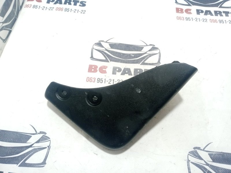 Брызговик задний правый Nissan Rogue T33 2.5