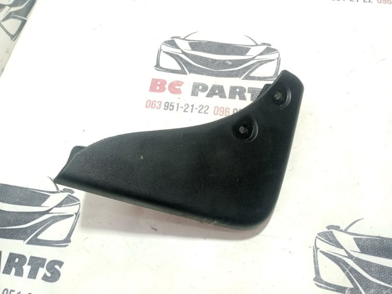 Брызговик задний левый Nissan Rogue T33 2.5