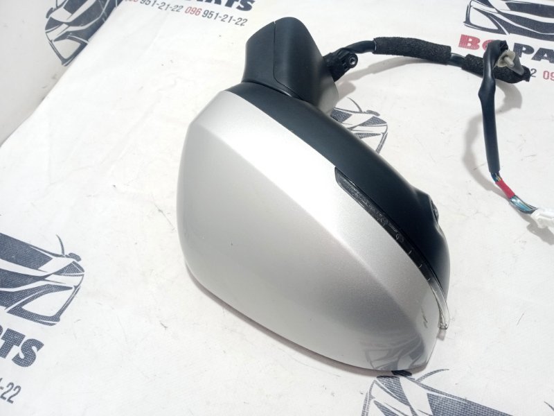 Зеркало заднего вида боковое правое Rogue 2020 T33 2.5 Зеркало заднего вида боковое правое Rogue 2020 T33 2.5