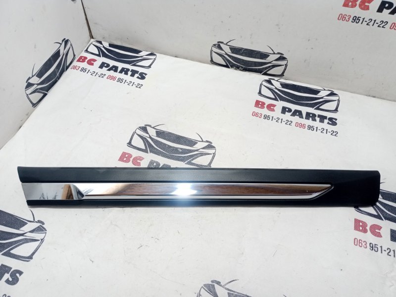 Запчасть накладка двери задняя левая Nissan Rogue 2019 T32 QR25 2.5 828776FL0A Б/У Накладка двери задняя левая Nissan Rogue 2019 T32 QR25 2.5 828776FL0A Б/У