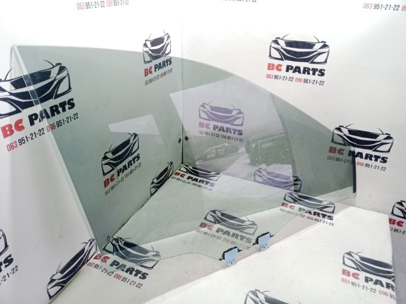 Стекло двери переднее правое Rogue 2020 T33 2.5